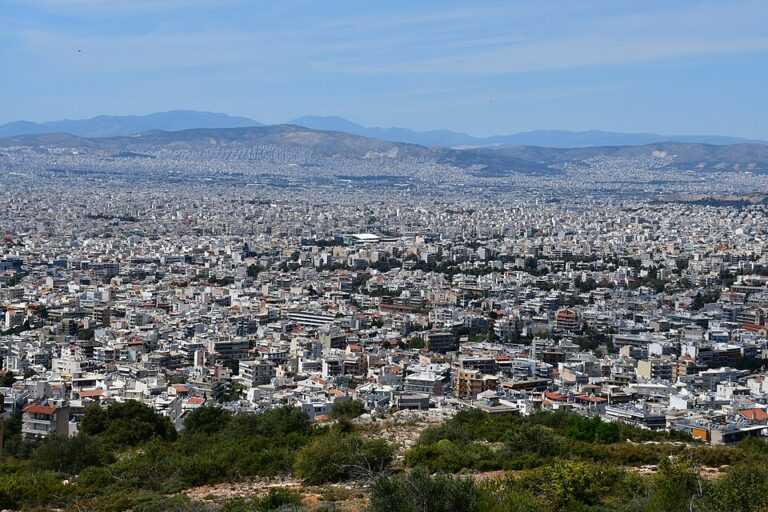 Ηλιούπολη στις τελευταίες νύχτες του θερινού: Βόλτα, γλυκό και «Οδύσσεια»