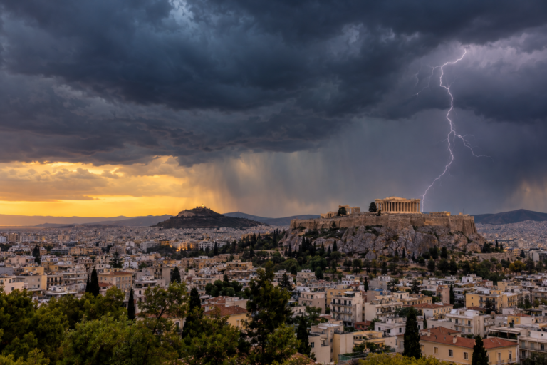 Αττική: Προειδοποίηση για καταιγίδες την Κυριακή – Οι ώρες που χρειάζεται προσοχή